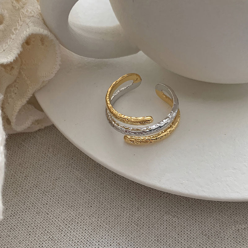 Adjustable Silver and Gold-Tone Ring – Dual-Toned Elegance